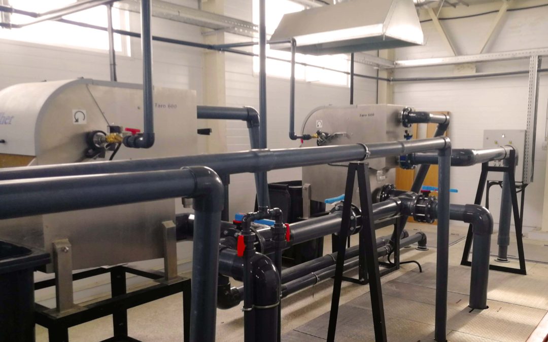 Como é que os sistemas de pré-tratamento de água da Salher protegem a sua ETAR?